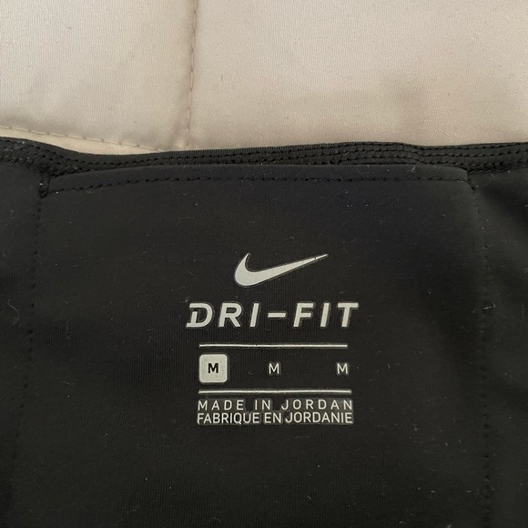 Nike high waisted leggings! - Picture 3 of 4